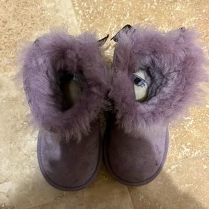 Purple baby girl uggs with bow in back